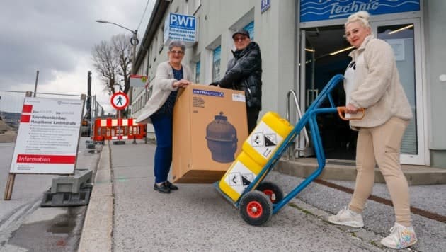 Pool-Chef tobt wegen Baustelle: „Sind eingesperrt“