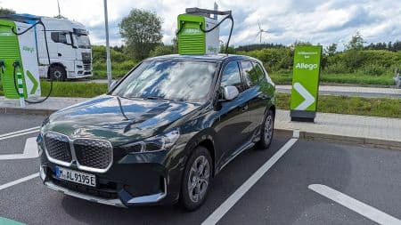 Klimaschutzprogramm: Schnieder forciert Ladeinfrastruktur für E-Autos